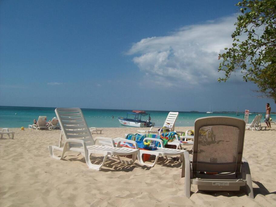 2 Bdr Apt On 7 Mile Beach At Negril Beach Club Apartment Exterior photo