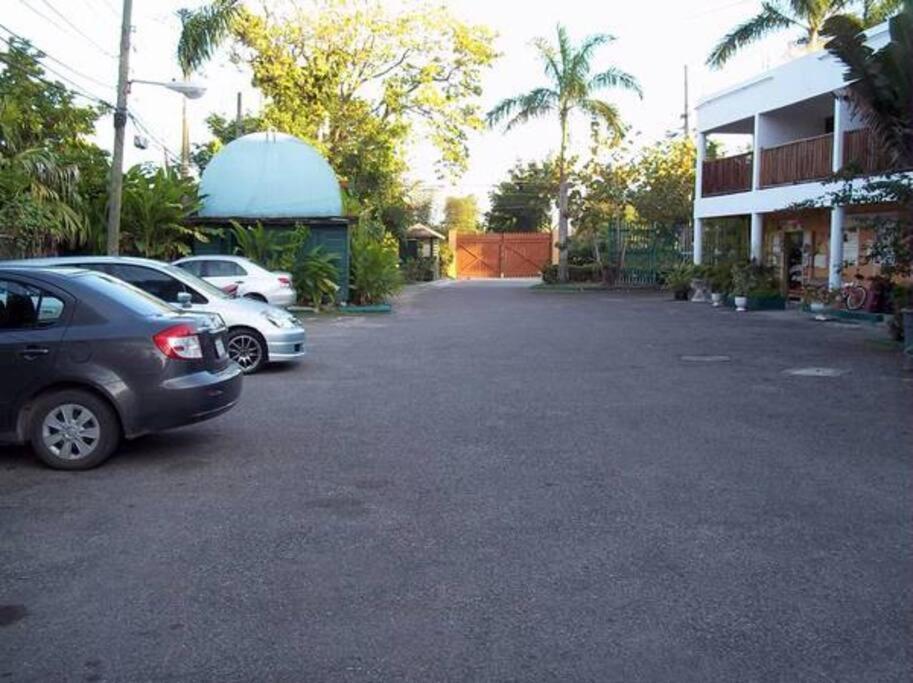 2 Bdr Apt On 7 Mile Beach At Negril Beach Club Apartment Exterior photo